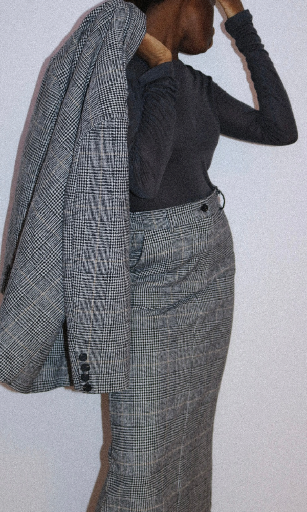 Black/White Knit Wear Full Fit